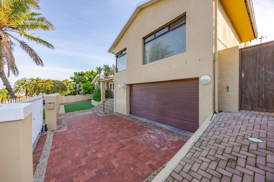 4 Bedroom Property for Sale in Flamingo Vlei Western Cape